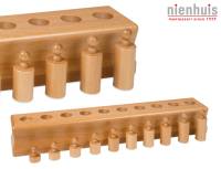 Holzblock mit Einsatzzylindern Nr. 4 | Nienhuis Montessori Material